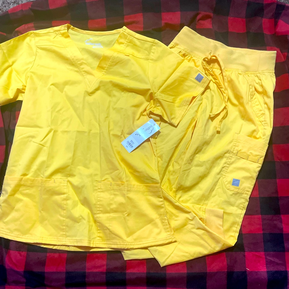 Butter soft Stretch Scrubs XS top XXS bottoms